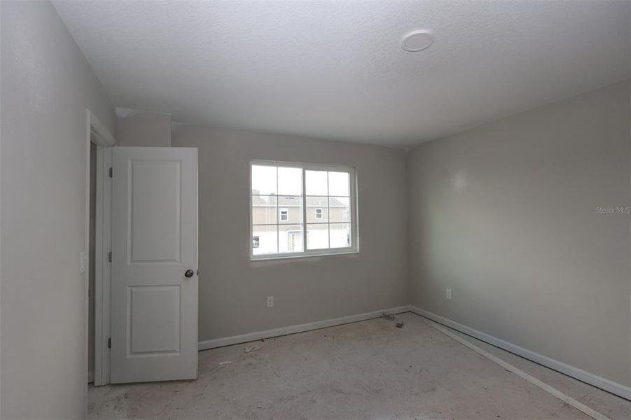 Spacious, unfurnished interior of a new home in Tyson Ranch, Orlando (Image 15).