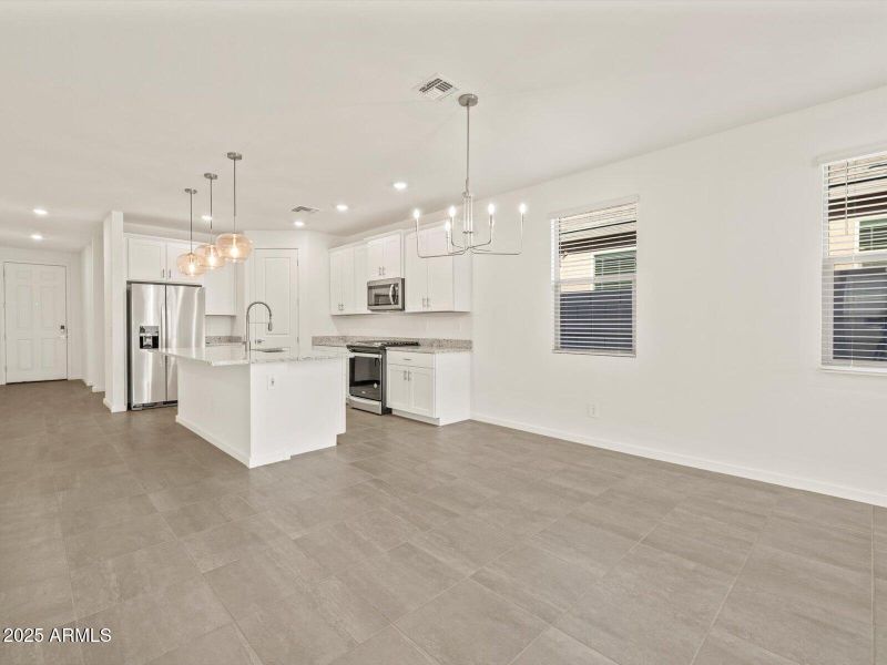 25-1W0A0733 25-1W0A0733