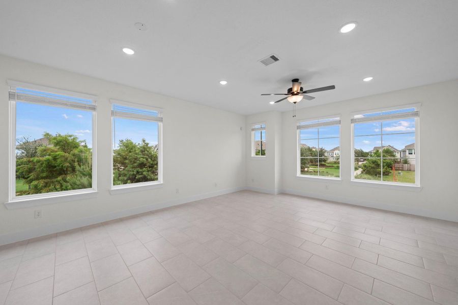 Spacious, unfurnished interior of a new home in , Katy (Image 25).