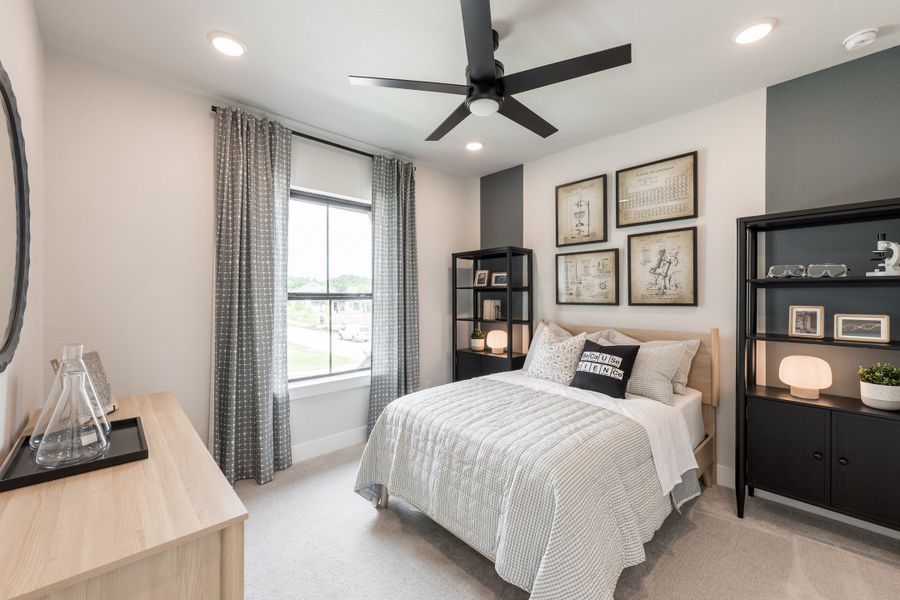 Image 14 representing the Goldeneye by Tri Pointe Homes in Tompkins Reserve, Katy, TX.