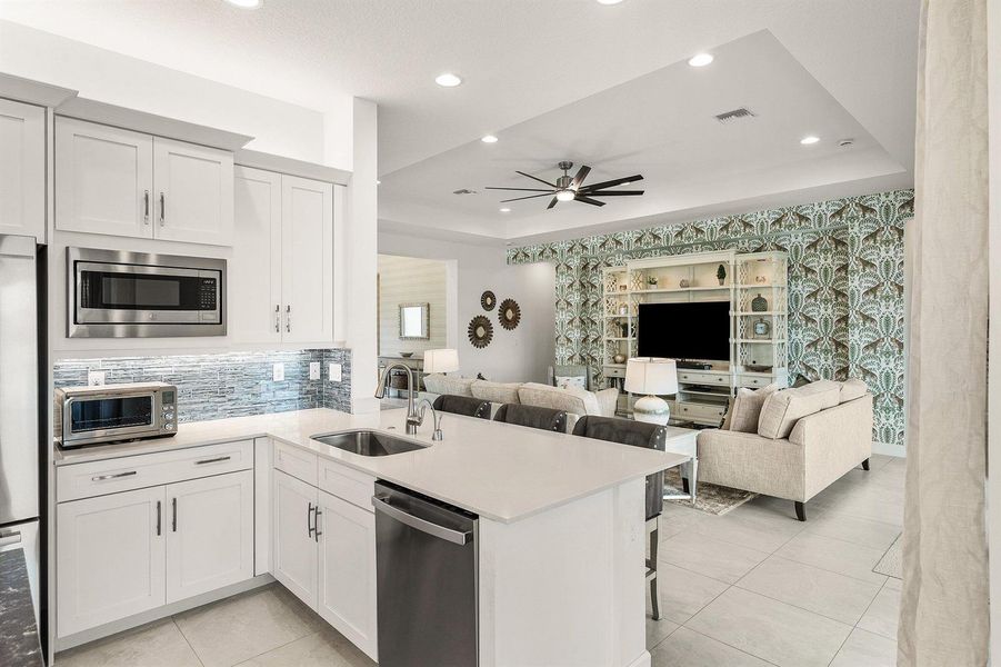 BREAKFAST BAR