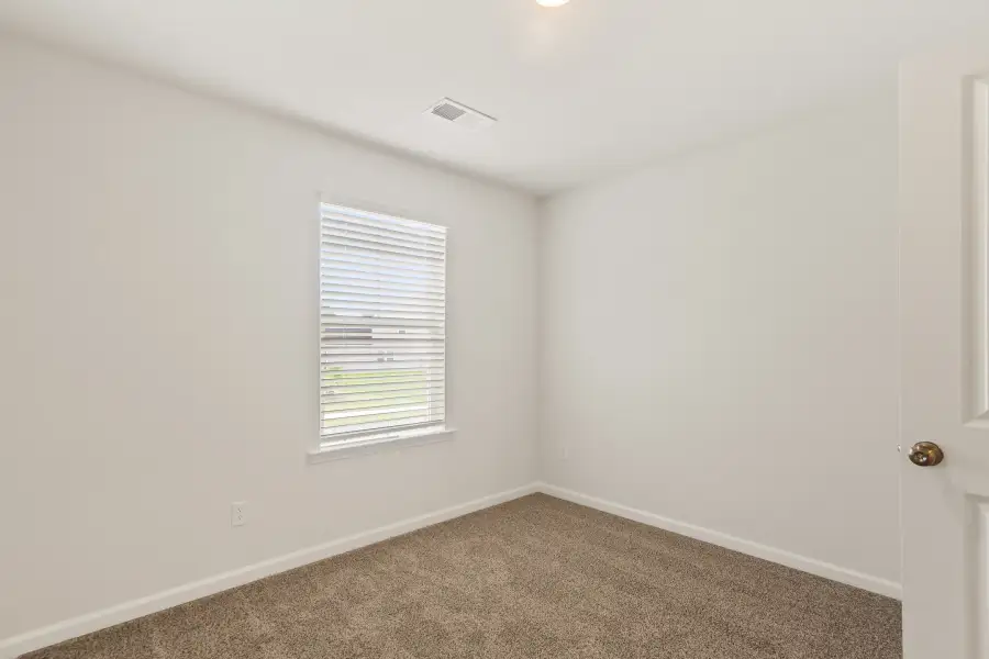 Spacious, unfurnished interior of a new home in Halton Oaks, Spartanburg (Image 21). Spacious, unfurnished interior of a new home in Halton Oaks, Spartanburg (Image 21).