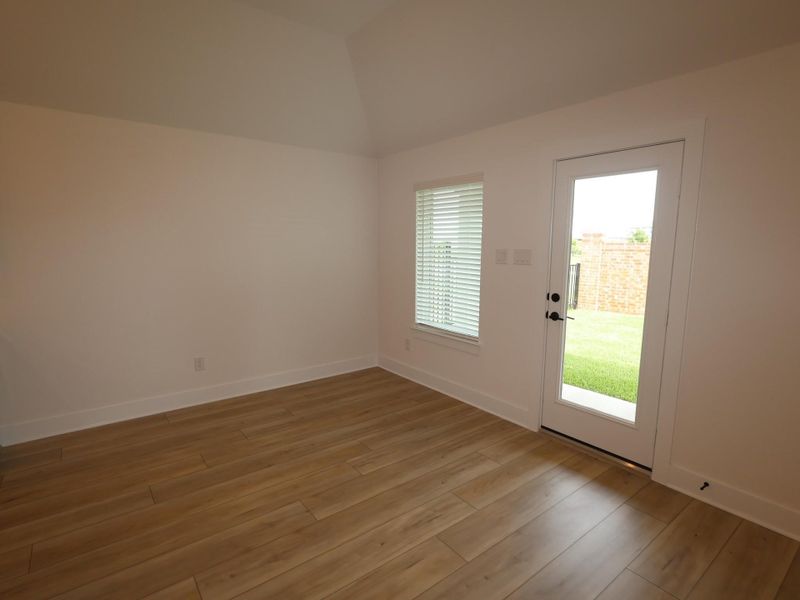 Spacious, unfurnished interior of a new home in Lago Mar, Santa Fe (Image 16).