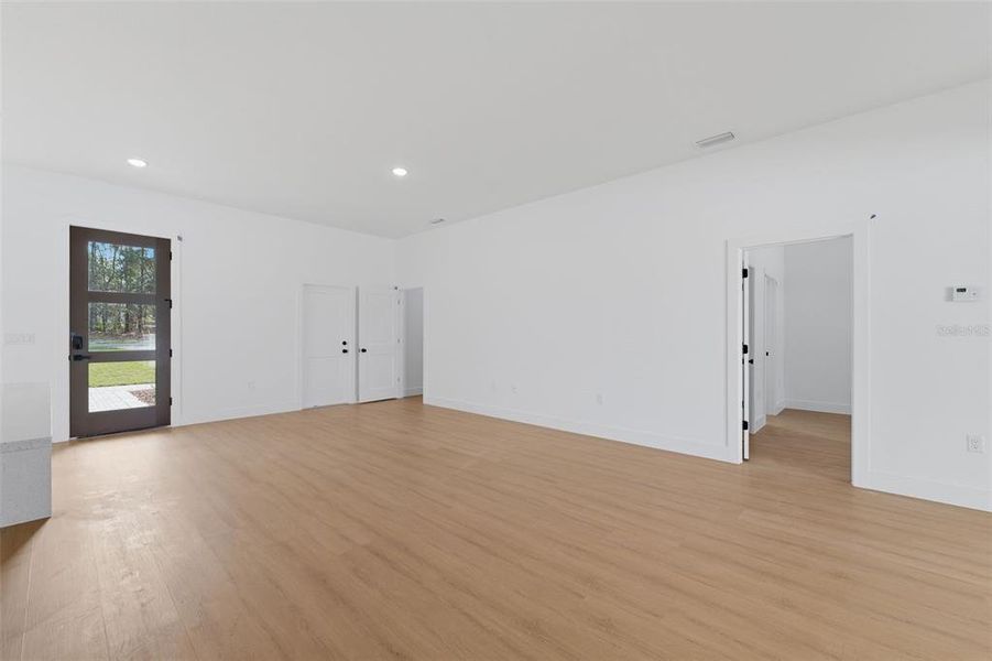 Spacious, unfurnished interior of a new home in , Ocala (Image 31).