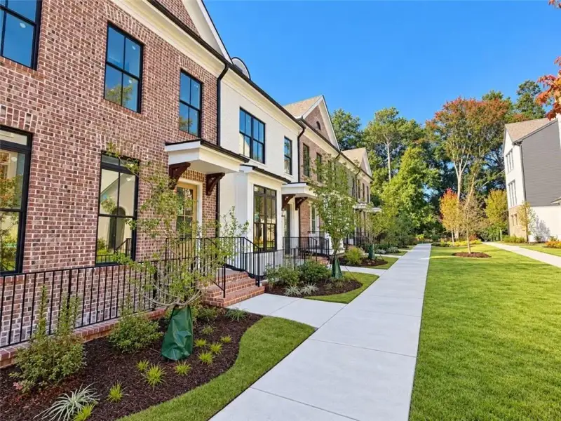 Image 37 of a home in Park Walke.