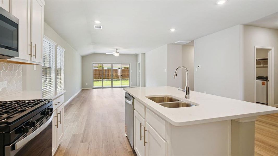 Photo is not of the actual home, but is an inspirational photo of builder’s model home and may depict options, furnishings, and/or decorator features that are not included. Photo is not of the actual home, but is an inspirational photo of builder’s model home and may depict options, furnishings, and/or decorator features that are not included.