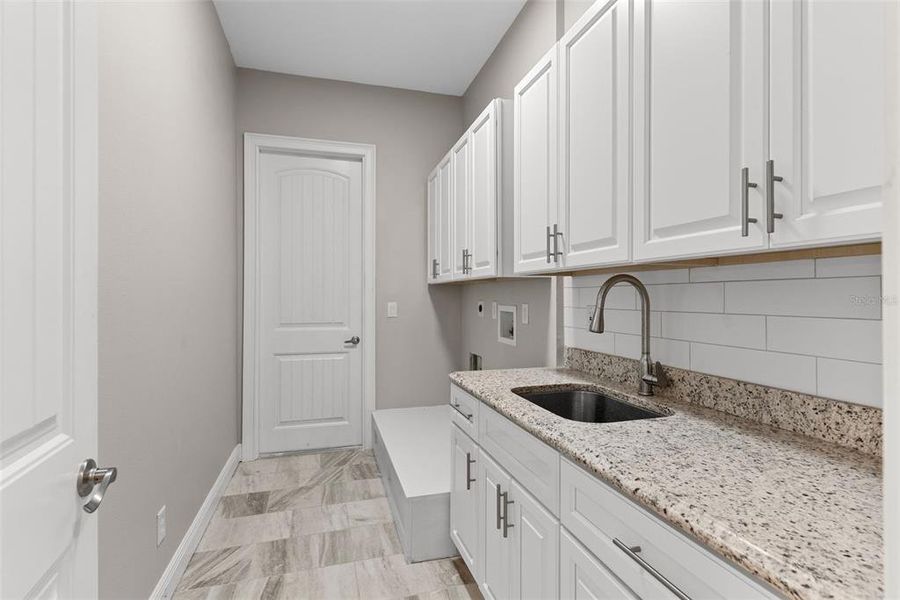Furnished interior view inside a new home in , Ocala (Image 7).