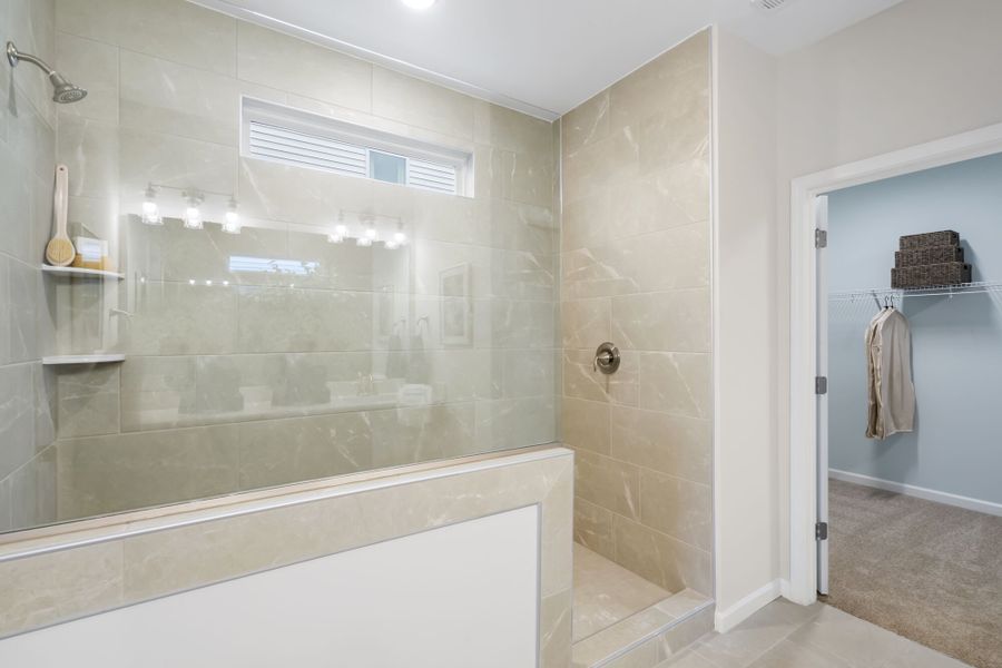 Clearwater Model Home - Owner's Super Shower