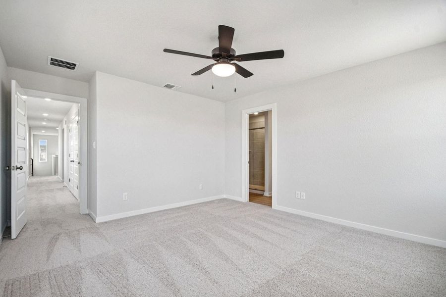 Spacious, unfurnished interior of a new home in Avery Centre, Round Rock (Image 20).