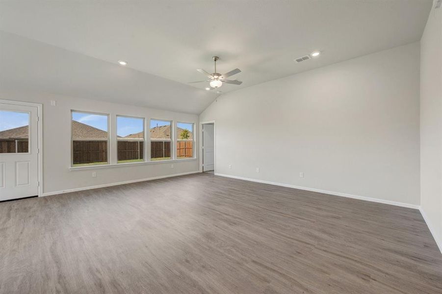 Spacious, unfurnished interior of a new home in Mobberly Farms, Pilot Point (Image 34).
