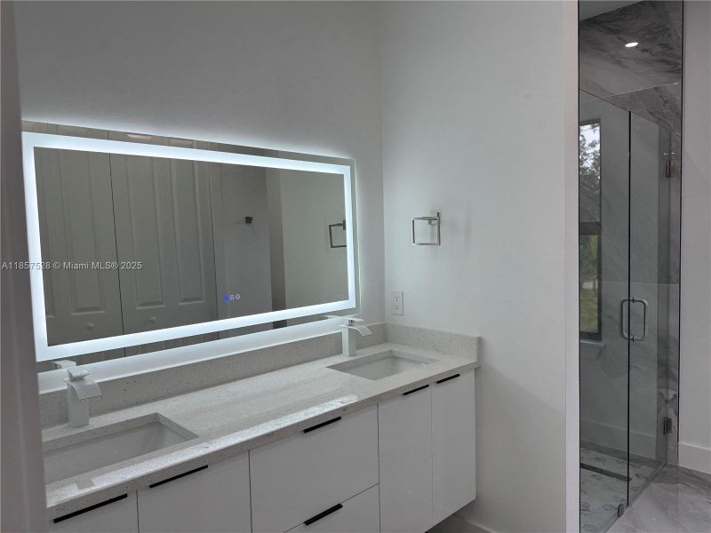 Furnished interior view inside a new home in , Lehigh Acres (Image 5).