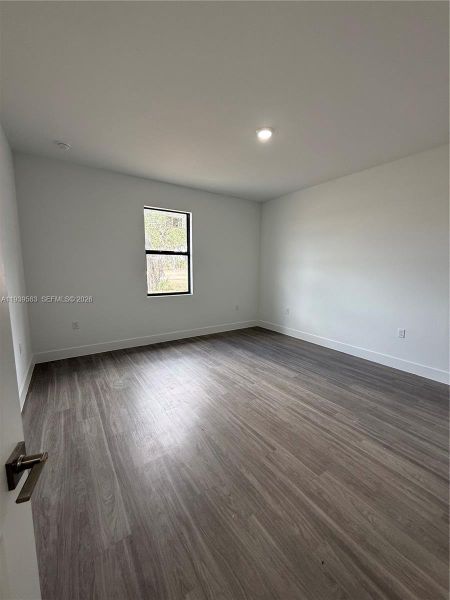 Spacious, unfurnished interior of a new home in , Labelle (Image 18).