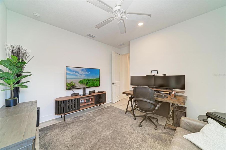 Furnished interior view inside a new home in , Sarasota (Image 39).