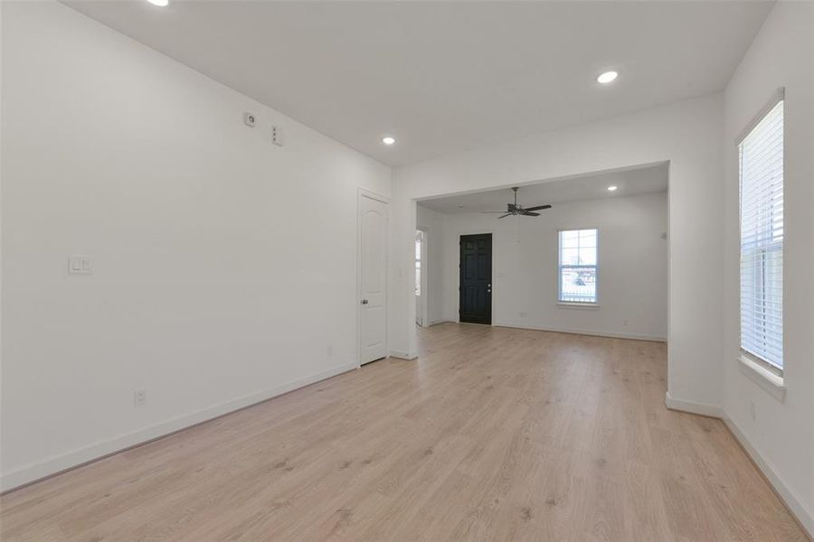 Spacious, unfurnished interior of a new home in Pearland Old Townsite, Pearland (Image 15). Spacious, unfurnished interior of a new home in Pearland Old Townsite, Pearland (Image 15).