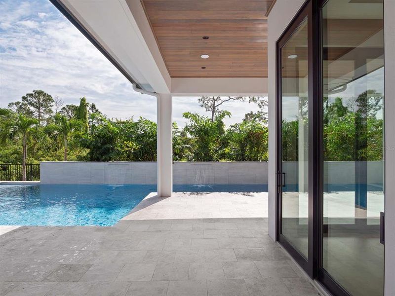Exterior details and patio area of a home in , Orlando (Image 1).