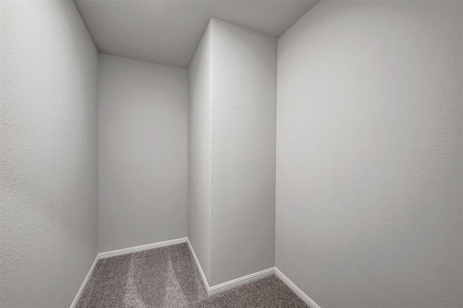 Spacious, unfurnished interior of a new home in ValleyBrooke, Mesquite (Image 31).