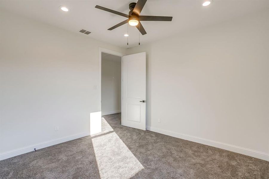 Spacious, unfurnished interior of a new home in , Grandview (Image 23).