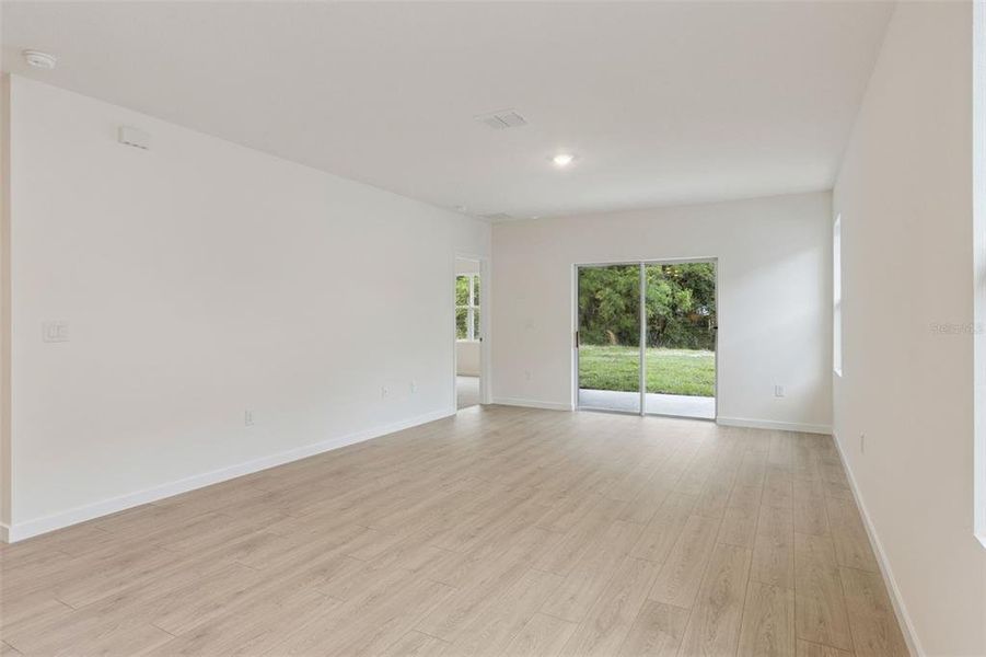 Spacious, unfurnished interior of a new home in , Kissimmee (Image 24).