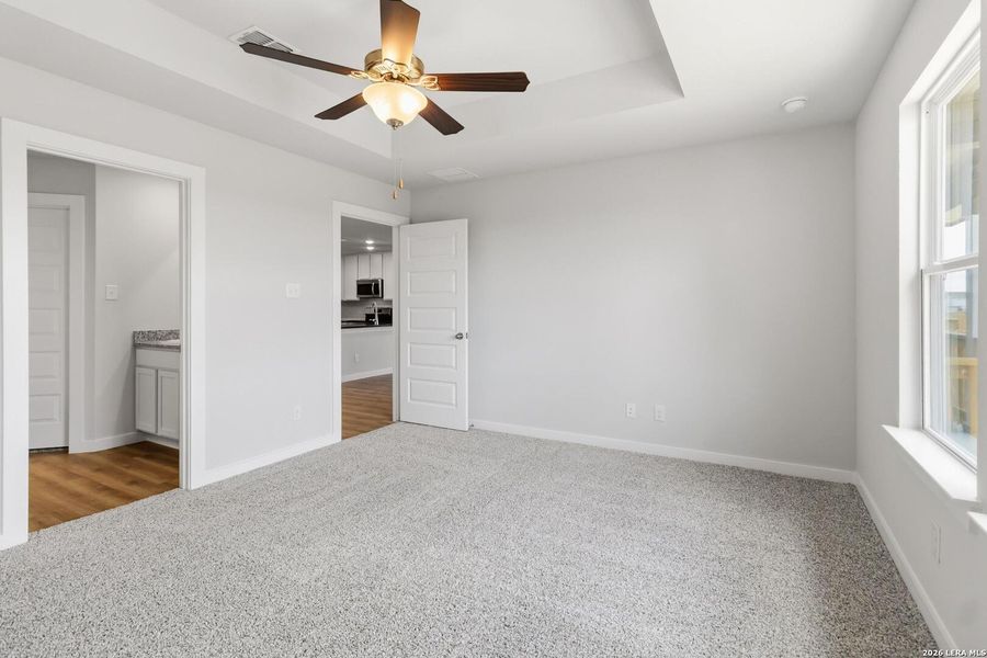 Spacious, unfurnished interior of a new home in Katzer Ranch, Converse (Image 19).