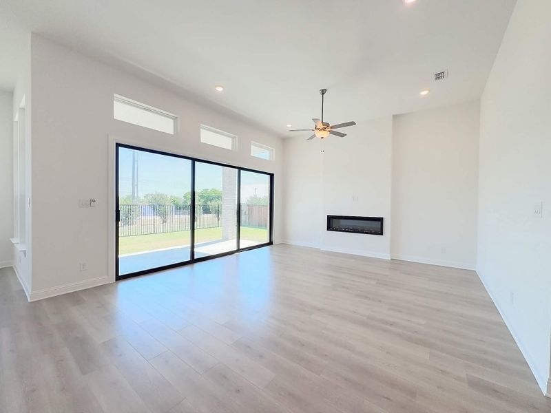 Spacious, unfurnished interior of a new home in Polo Ridge, Mesquite (Image 12).