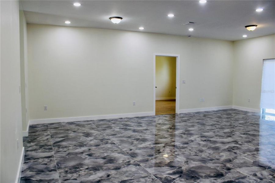 Spacious, unfurnished interior of a new home in , Port Charlotte (Image 47).