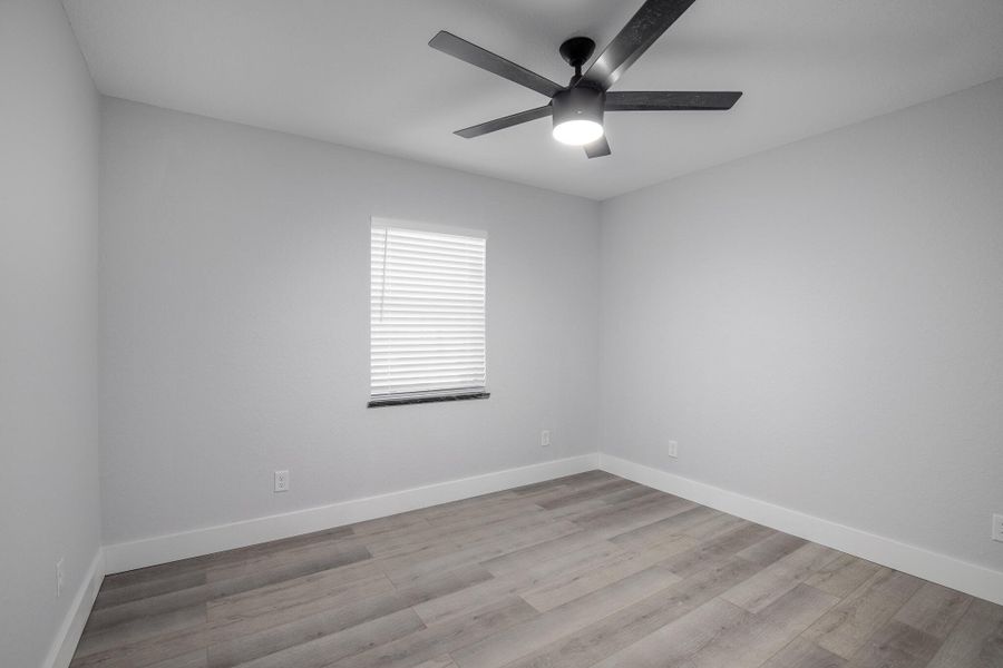 332 W Ventura-23
