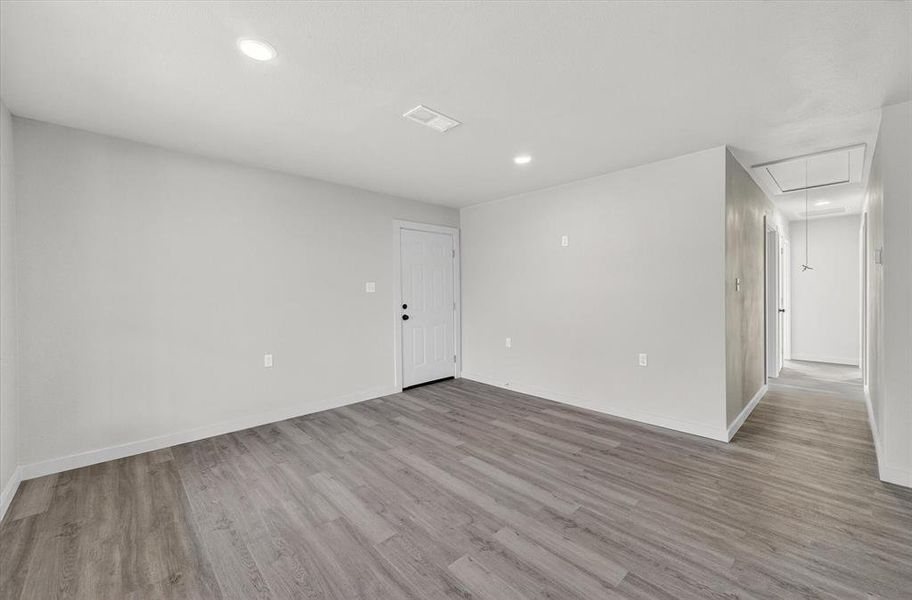 Spacious, unfurnished interior of a new home in , Dawson (Image 12).