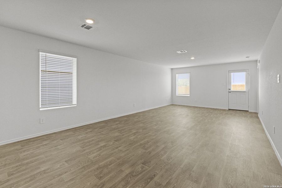 Spacious, unfurnished interior of a new home in Hickory Ridge, Elmendorf (Image 16).