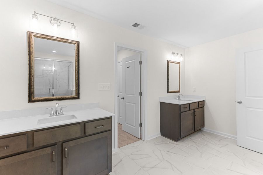 Owner's Bathroom:4631 Capulet Court