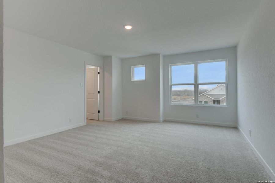 Spacious, unfurnished interior of a new home in Nopal Valley, San Antonio (Image 32). Spacious, unfurnished interior of a new home in Nopal Valley, San Antonio (Image 32).