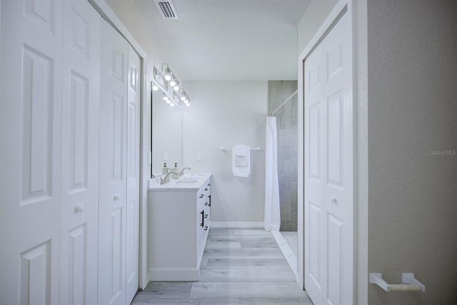 Furnished interior view inside a new home in , Avon Park (Image 9).