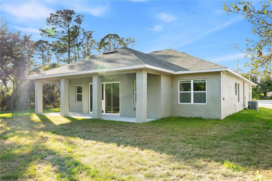 Exterior details and patio area of a home in , North Port (Image 3).