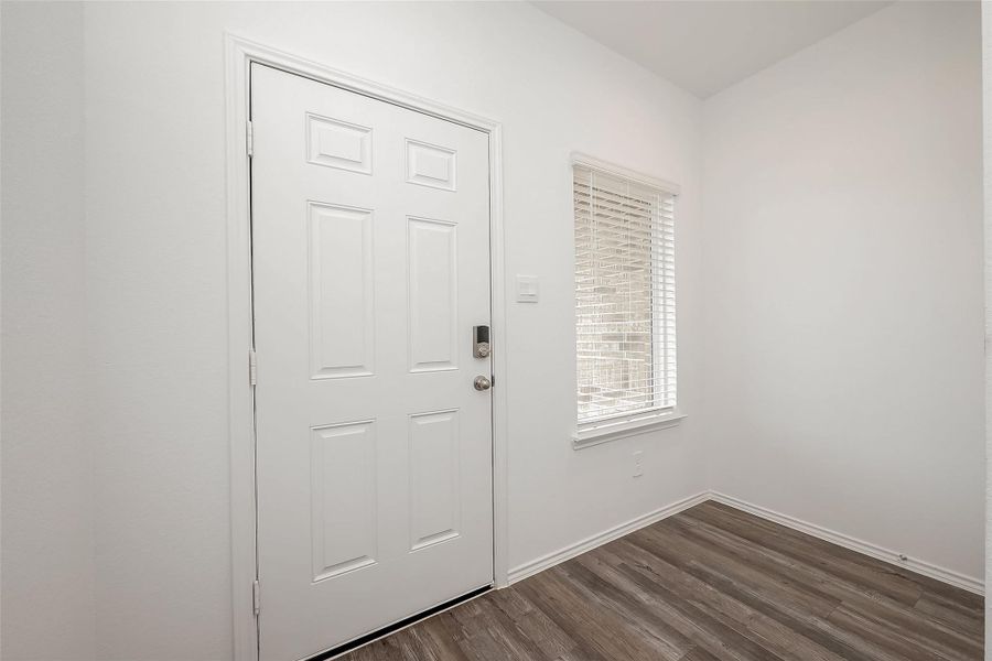 Spacious, unfurnished interior of a new home in Breckenridge Forest, Spring (Image 31).