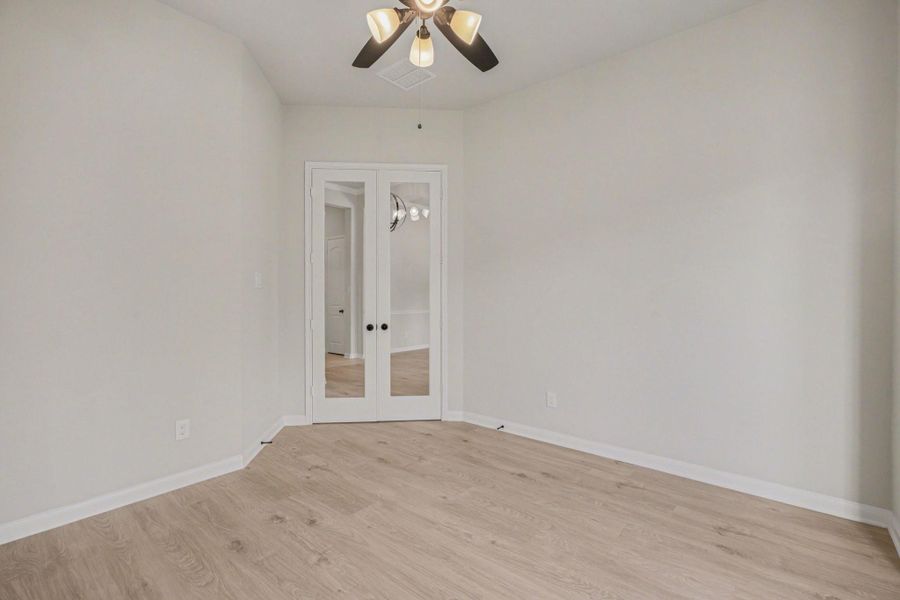Spacious, unfurnished interior of a new home in Encino Estates, Dayton (Image 15).