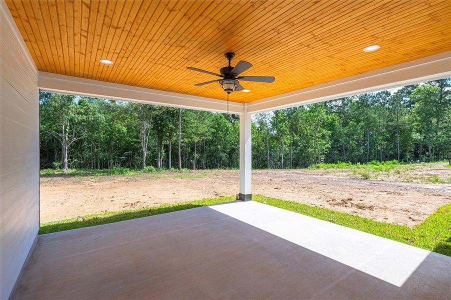 Exterior details and patio area of a home in , Dayton (Image 30).