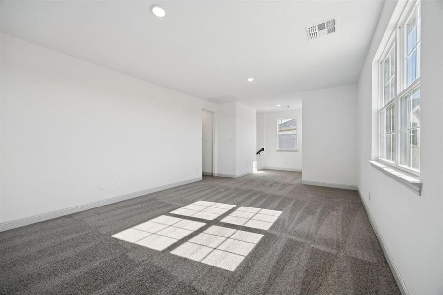 Spacious, unfurnished interior of a new home in Sicily, Princeton (Image 24).