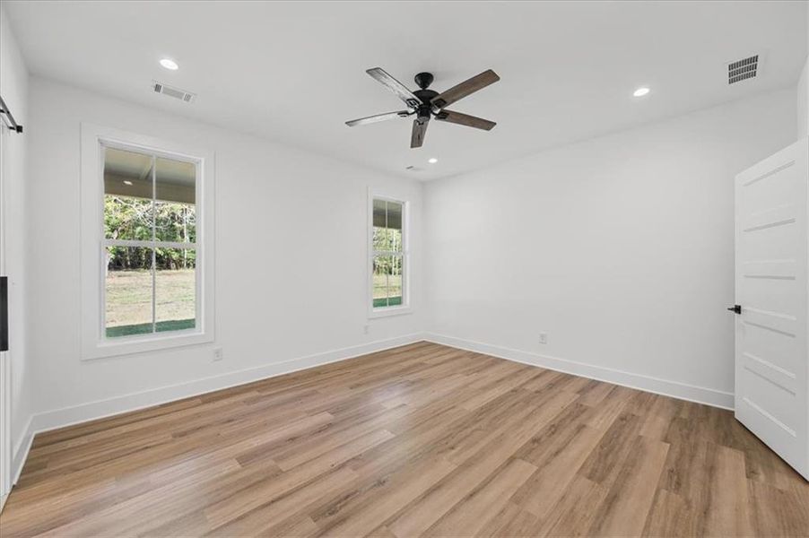 Spacious, unfurnished interior of a new home in , Taylorsville (Image 38).