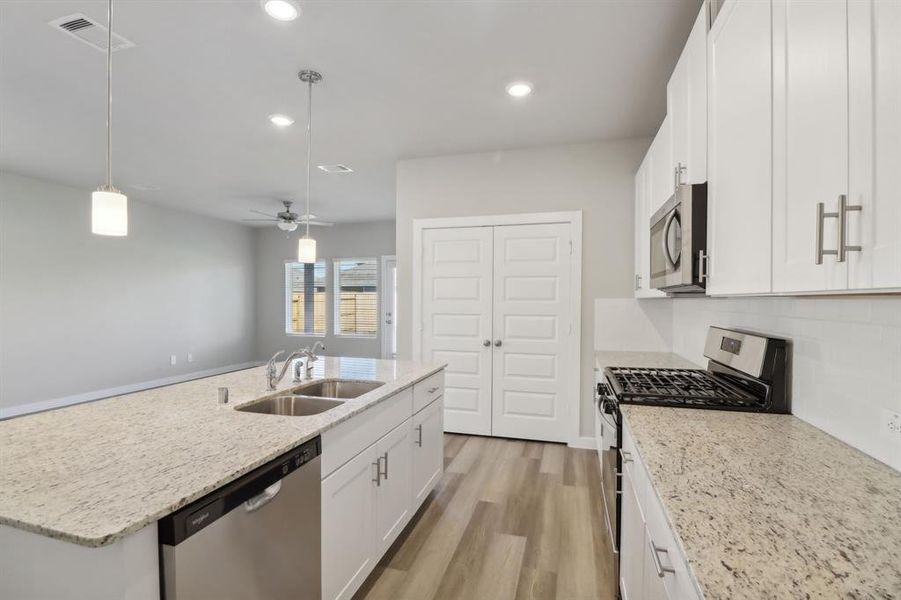 Photo is not of the actual home but is an inspirational photo of builder’s model home and may depict options, furnishings, and/or decorator features that are not included. Photo is not of the actual home but is an inspirational photo of builder’s model home and may depict options, furnishings, and/or decorator features that are not included.