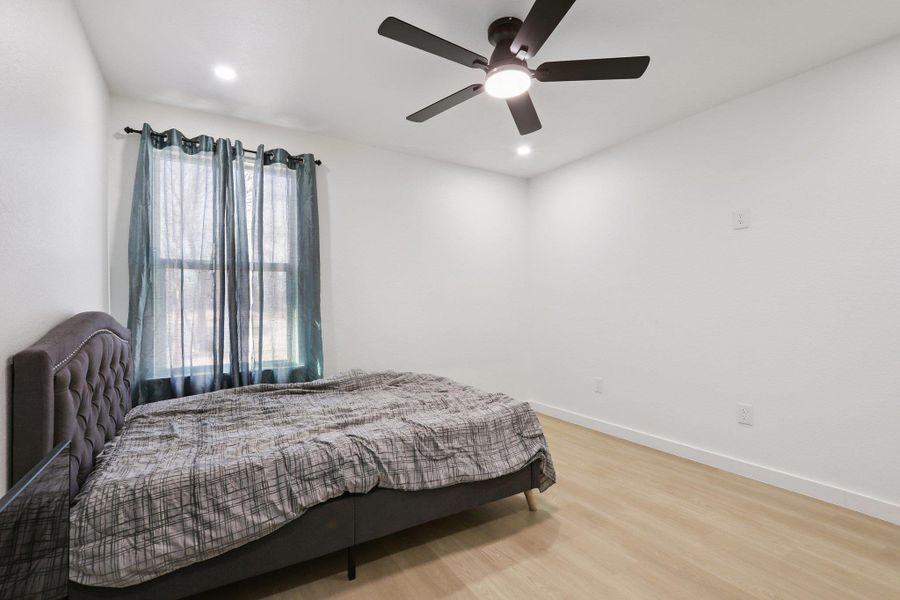 Furnished interior view inside a new home in , Dale (Image 30).