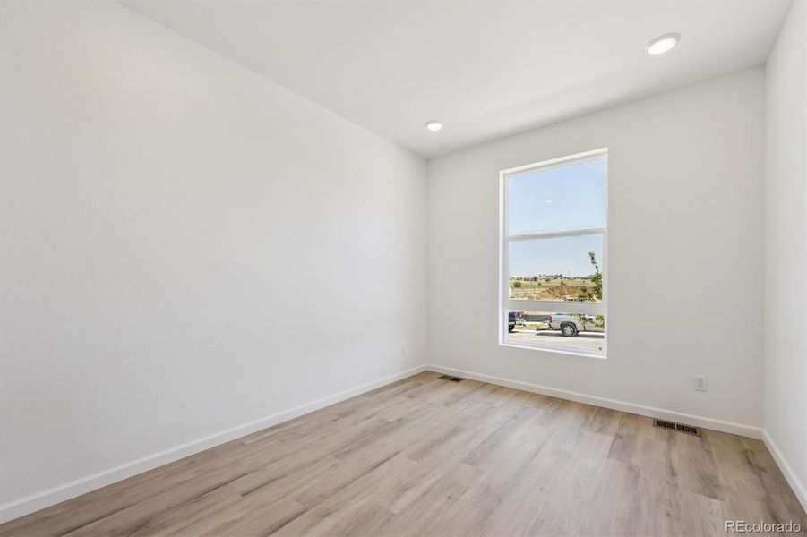 Spacious, unfurnished interior of a new home in Buckley Yard, Aurora (Image 12).