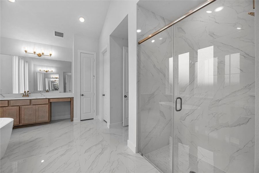 Representative image. Features, selections and colors may vary.