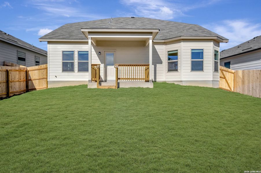 Exterior details and patio area of a home in Paloma Park, Converse (Image 3).