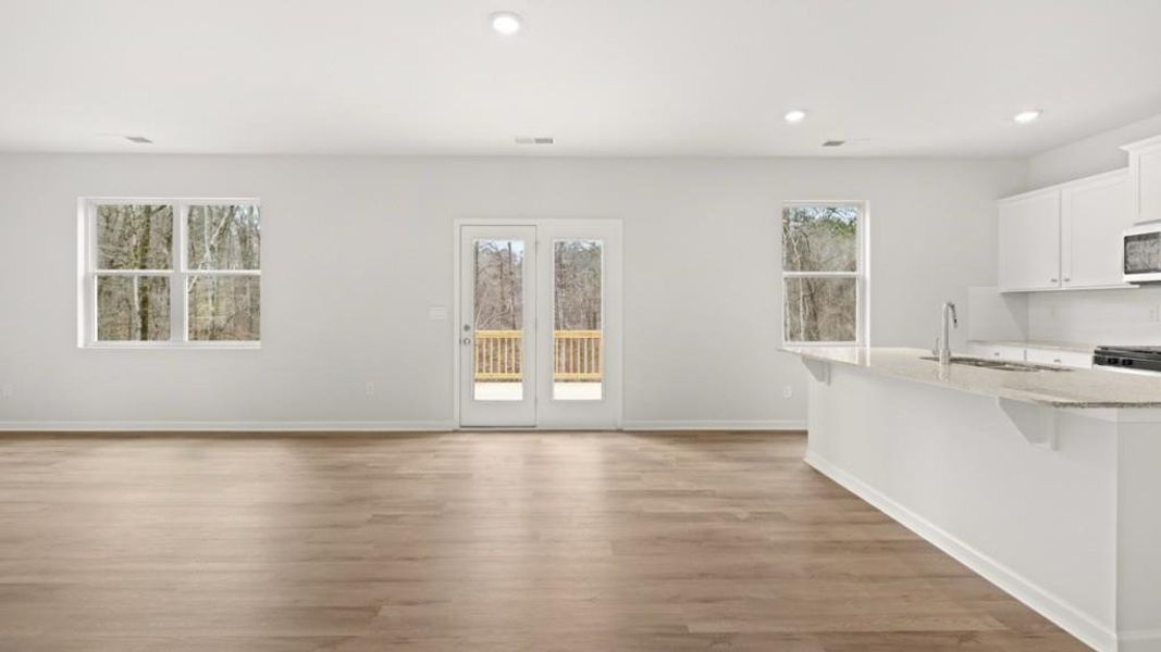 Spacious, unfurnished interior of a new home in South Wind, Union City (Image 23).