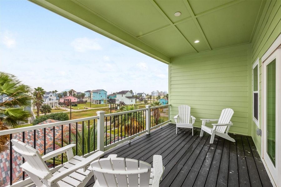 Exterior details and patio area of a home in , Galveston (Image 20).