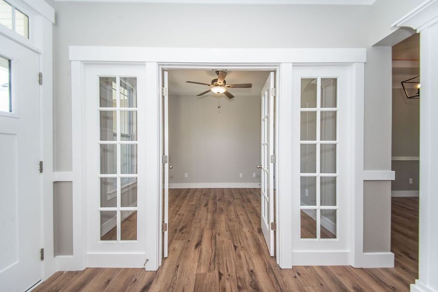 Representative unfurnished interior of a home built from the Beaumont Elite by Enchanted Homes in Pointe Summit, Slater-Marietta (Image 20).
