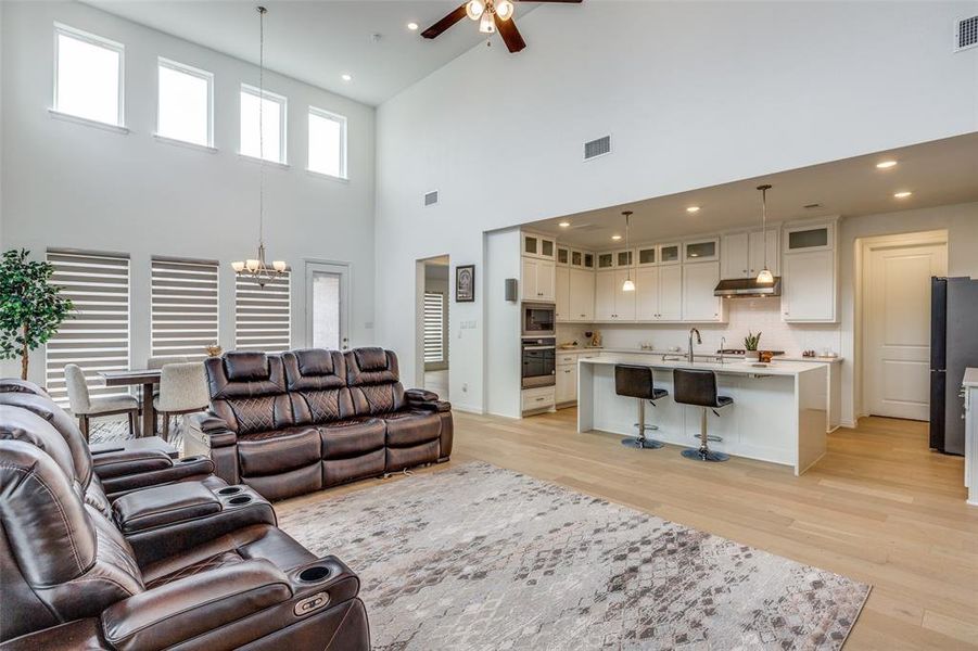 Furnished interior view inside a new home in Lilyana - 50s, Celina (Image 28).