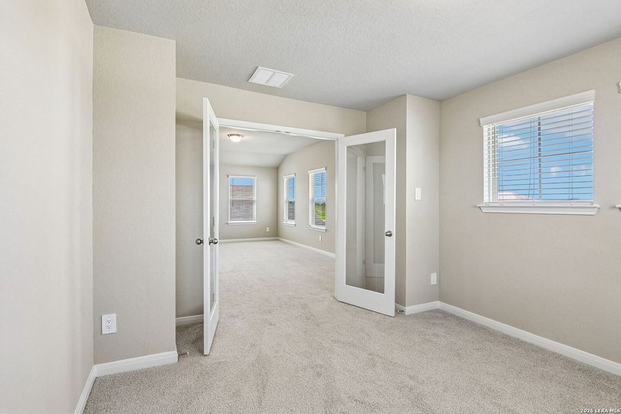 Spacious, unfurnished interior of a new home in Royal Crest, San Antonio (Image 21).