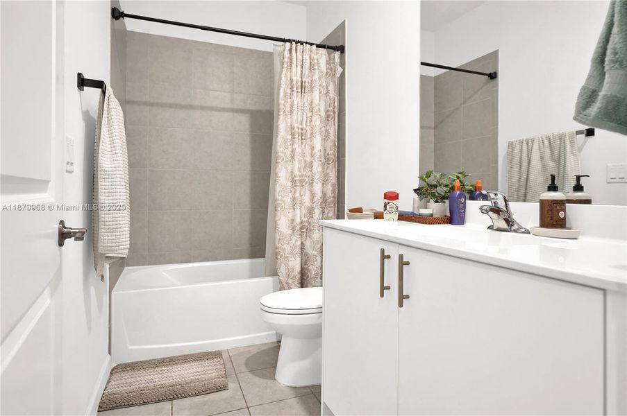 Furnished interior view inside a new home in , Homestead (Image 16).