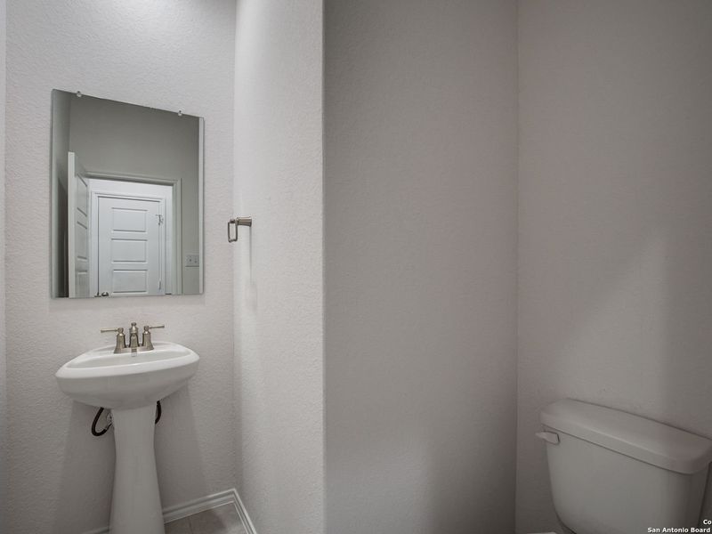 Furnished interior view inside a new home in Hannah Heights, Seguin (Image 11).