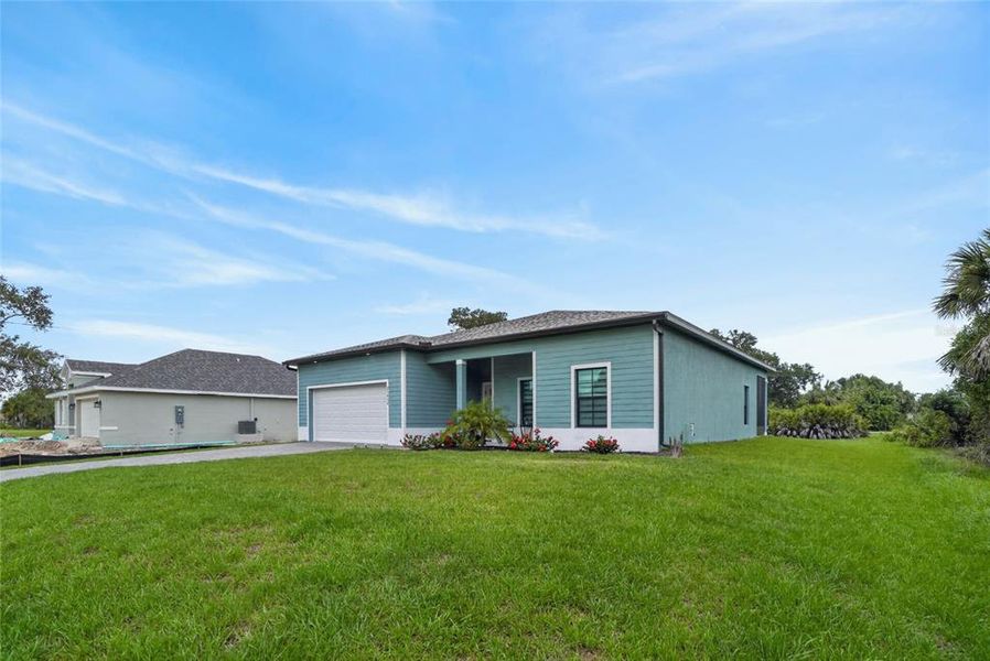 Exterior details and patio area of a home in , Port Charlotte (Image 30).